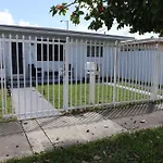 Great Luxe House Near Downtown & Marina In Miami