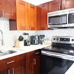 Great Luxe House Near Downtown & Marina In Miami