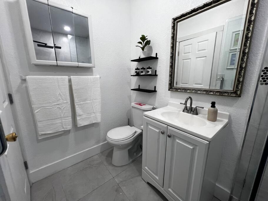 Great Luxe House Near Downtown & Marina In
