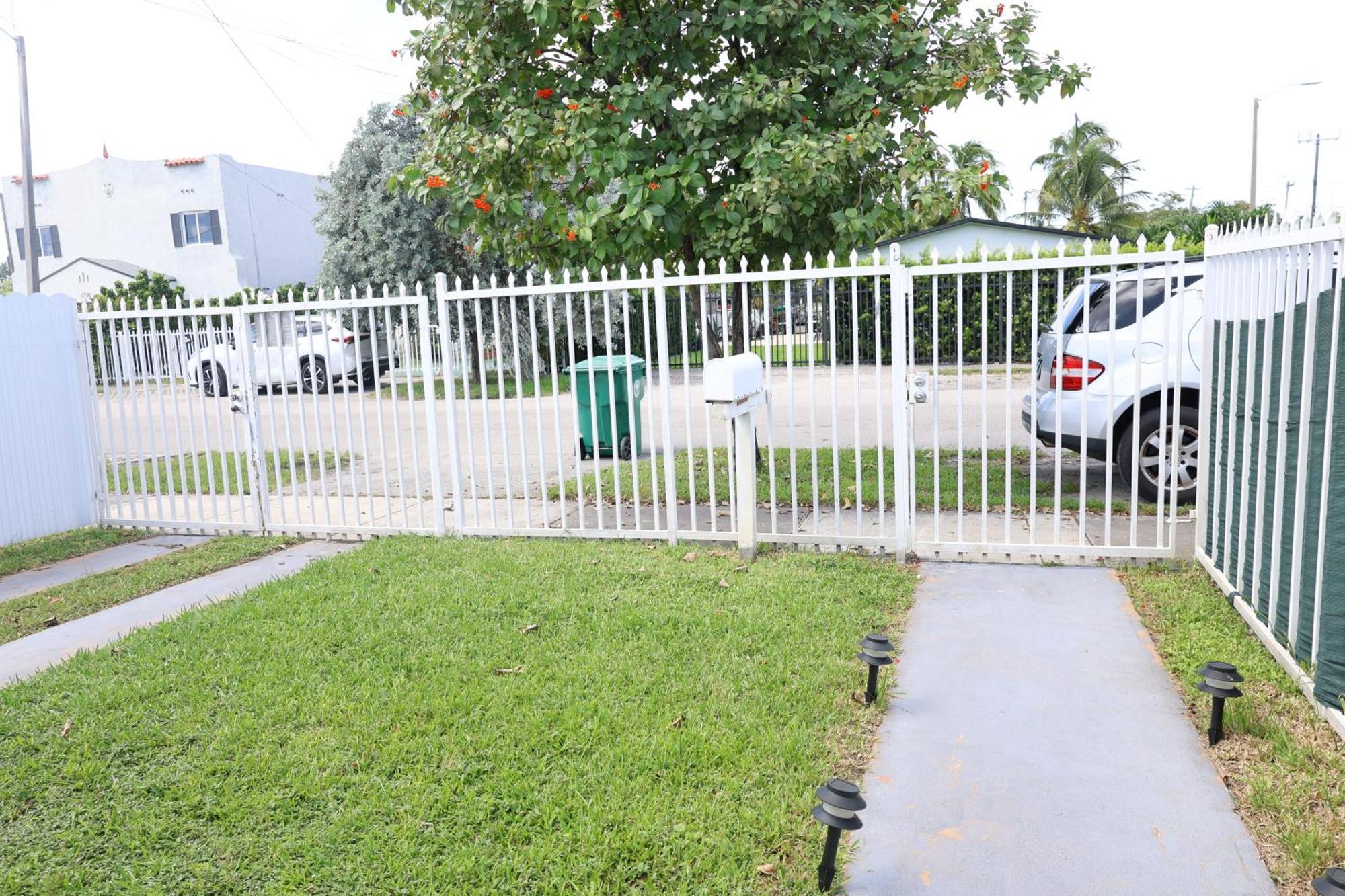 Great Luxe House Near Downtown & Marina In Miami